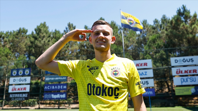 Sebastian Szymanski Galatasaray'a önerildi! Son karar o isimde